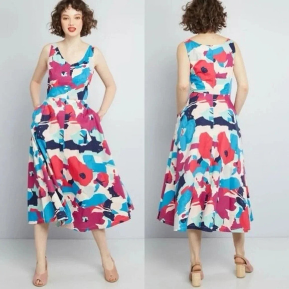 Modcloth x Emily and Fin Miss Magnificent Floral Midi Dress - Picture 2 of 8